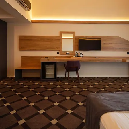 Karpalas City Hotel & Spa-2